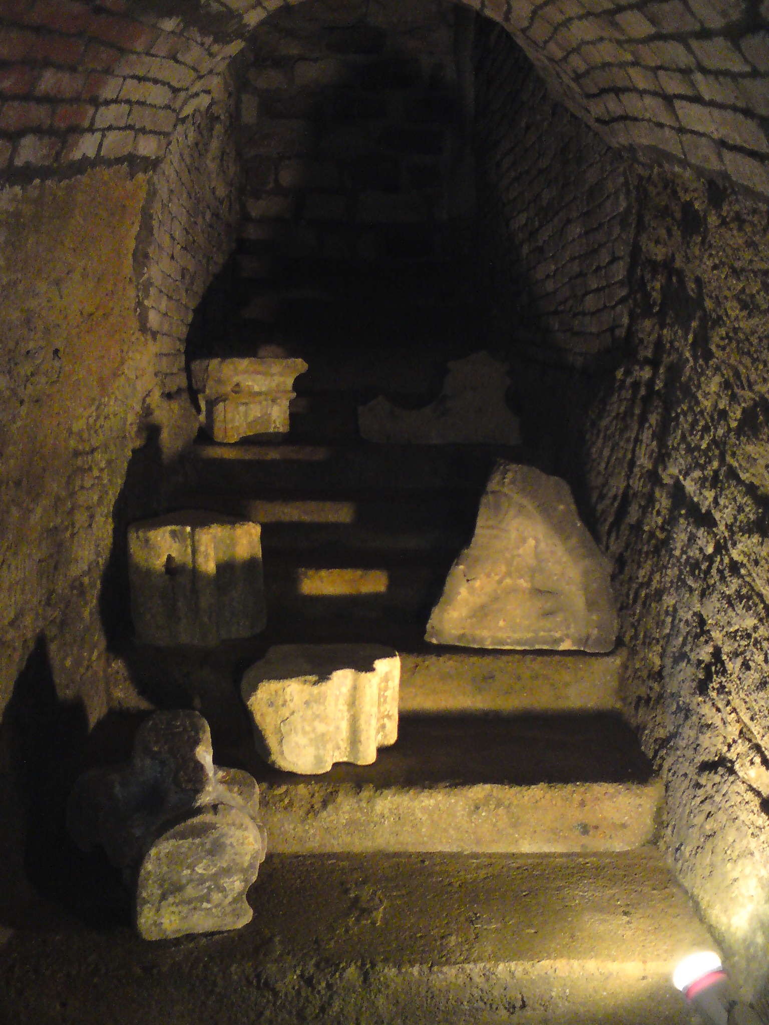 červen 107